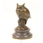 Bronzetierfigure Eule auf Messingsockel, UNA SCULTURA IN BRONZO DI UN GUFO (PIASTRA IN OTTONE SOTTO LA BASE)