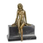 Bronzefigur weiblicher Akt, halbnackte, sitzende Frau, Höhe 26,6 cm, A BRONZE SCULPTURE OF A SEMI NUDE FEMALE