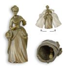 Campana da tavolo in bronzo figurativa, Statuetta femminile, UNA CAMPANA FIGURATIVA IN BRONZO DI UNA SIGNORA (1 pezzo)