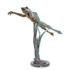 Statuetta di fontana in bronzo rana, indipendente, figurata, figura di fontana, fontana in piedi, fontana da giardino, fontana, fontana, fontana d'acqua, gargoyle, UNA FONTANA RANA SALTANTE IN BRONZO