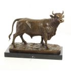 Bronzetierfigur Stier, L. 34,9 cm, Bronzestier, Stierfigur, Dekofigur, Tierfigur, A BRONZE SCULPTURE OF A BULL