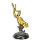 Bronzetierfigur springender Frosch, H. 33 cm, goldfarben, Froschfigur, Bronzefrosch, Tierfigur, Gartenfigur, Dekofigur, A BRONZE SCULPTURE OF A LEAPING FROG