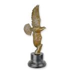 Bronzefigur fliegende Taube, Höhe 39,2 cm, Tierfigur, Bronzetaube, Dekofigur, A BRONZE SCULPTURE OF A PIGEON IN A FLIGHT