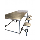 Eisentisch mit sechs ausklappbaren Hockern, Gartenmöbel