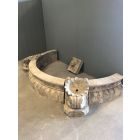 Naturstein, Steinhalbbecken mit Löwenkopf als Wandbild, Wasserstelle, Wasserbecken, Poolumrandung, Badebrunnen