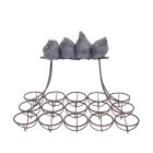 Ablage aus Polyresin für Eier mit Hennen als Dekoration, A WITH RESIN HENS MOUNTED IRON EGG RACK