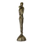 Gusseisenfigur Paar in Umarmung in Bronzeoptik, A CAST IRON SCULPTURE OF AN EMBRACING COUPLE - BRONZE LOOK
