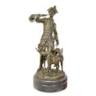 Bronzefigur Louis XV. mit Hunden, A BRONZE GROUP OF LOUIS XV WITH HOUNDS