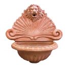 Galestro Terracotta, Fontana Leone, Terracottawandbrunnen, verziert, Hängebrunnen, Löwenkopf, Wandbrunnen, Wasserstelle, Brunnen, Außenwaschbecken
