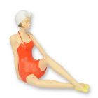 Polyresinfigur Frau im Badeanzug, Retro-Stil, H. 15,5 cm, A RESIN FIGURINE OF A RETRO BEACH GIRL