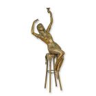 Bronzefigur halbnackte Frau auf Barhocker, H. 34,4 cm, Frauenfigur, Nacktfigur, Sammlerfigur, A BRONZE SCULPTURE OF A LADY ON BARCHAIR