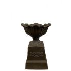 Gusseisenvase, Gusseisenpokal, Pokal auf Sockel, Gusseisenvase, Gartendekoration