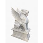 Marmorfigur, Steinfigur, geflügelter Tiger auf Sockel, Tierfigur, Gartenfigur