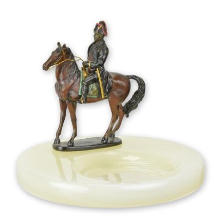 Onyx-Aschenbecher mit Bronzefigur Napoleon