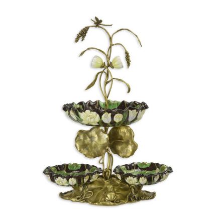 2-stufige Porzellan-Servierschale mit Bronzeanteilen, A BRONZE MOUNTED 2 TIER PORCELAIN CENTREPIECE