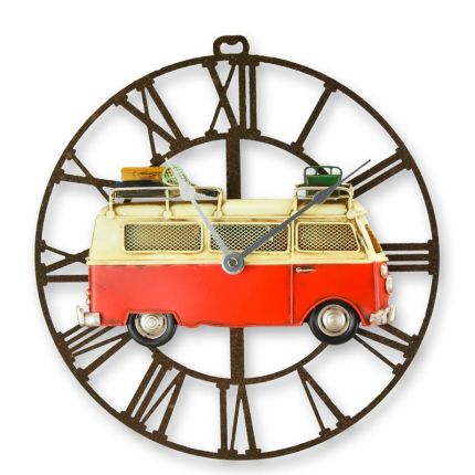 Metalluhr mit dekorativem Surferbus, A METAL WALL CLOCK WITH SURFERS BUS