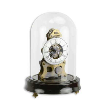 Mechanische Tischuhr mit Glaskuppel, A MECHANICAL TABLE CLOCK UNDER GLASS DOME
