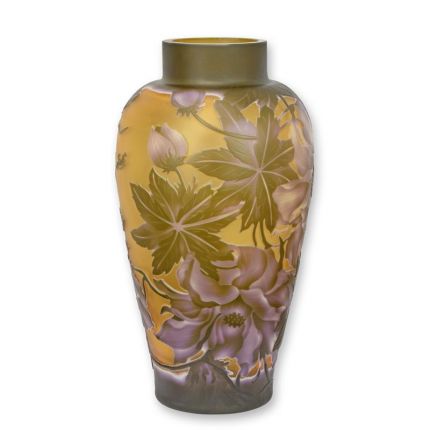 Blumenvase aus Kameoglas - Pfingstrosendekor - Höhe 33,3 cm