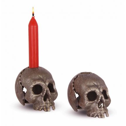 Kerzenhalter in Schädelform, altsilber, A CAST IRON SKULL CANDLE HOLDER, OLD SILVER