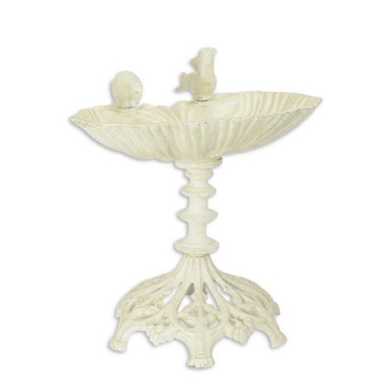 Gusseisenvogelbad, A CAST IRON BIRD BATH