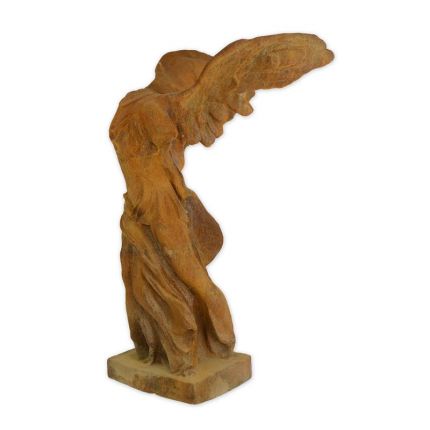 Gusseisenfigur Siegesgöttin Nike, rostfarben, A RUSTY CAST IRON STATUE OF NIKÉ