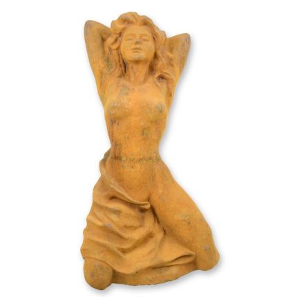 Gusseisenfigur weiblicher Akt, rostfarben, A RUSTY CAST IRON STATUE OF A FEMALE NUDE