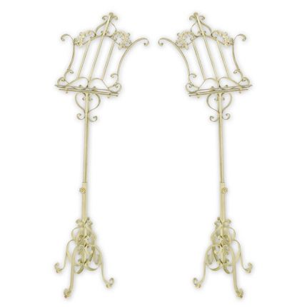 Paar Notenständer, weiß, A PAIR OF WHITE MUSIC STANDS