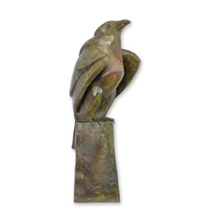A BRONZE SCULPTURE OF AN EAGLE