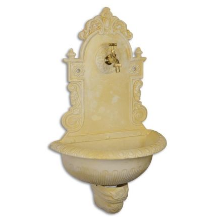 Gusseisen-Wandbrunnen, A CAST IRON WALL FOUNTAIN