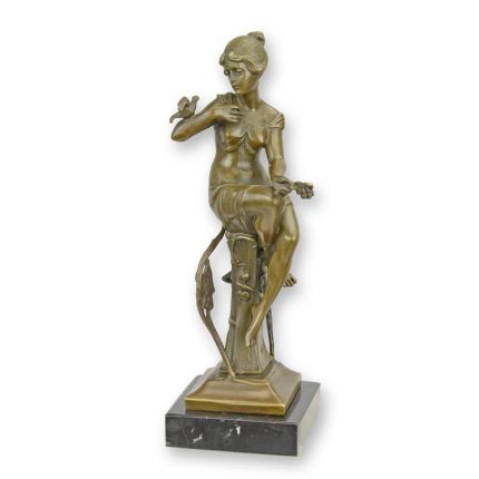Bronzefigur sitzende, halbnackte Frau - H. 22,5 cm - Dekofigur