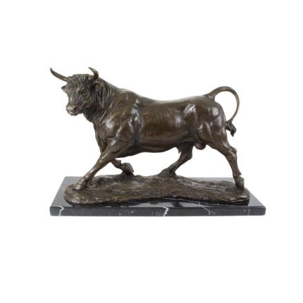 Bronzetierfigur Stier, A BRONZE SCULPTURE OF A BULL