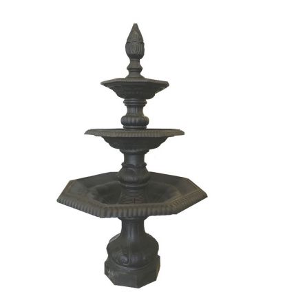 Gusseisen Brunnen, drei Etagenbrunnen mit Zapfen, schwarz, freistehender Brunnen, Pinienzapfen
