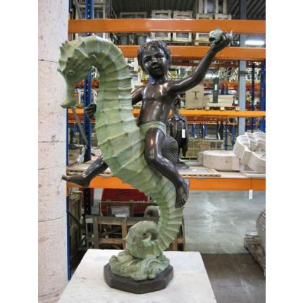 Bronze Figur, Junge auf einem Seepfärd, Figur, Bronzefigur