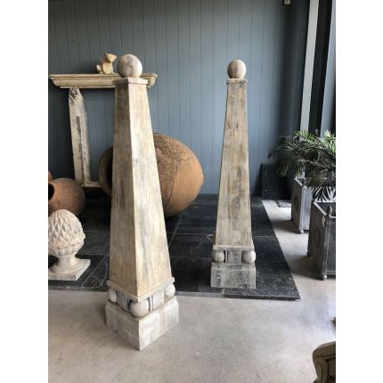 Naturstein, Steinfigur, Obelisken-Paar auf Sockel, Höhe 150 cm, Gartendekoration