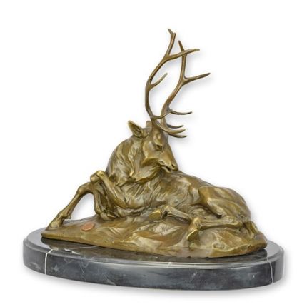 Bronzetierfigur liegender Hirsch, H. 27,7 cm, Hirschfigur, Tierfigur, Sammelfigur, A BRONZE RECUMBENT STAG