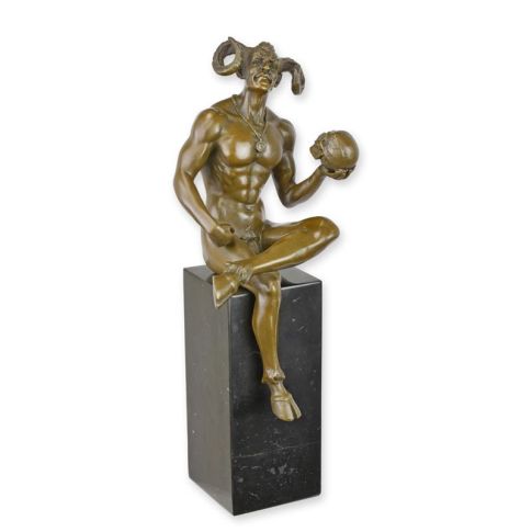 Bronzefigur Teufel mit Sch&auml;del, A BRONZE SCULPTURE OF SATAN HOLDING A SKULL