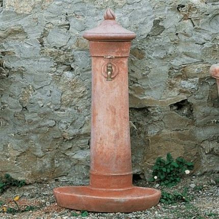 Impruneta Terracotta, Fontanella, designed by Antonella Andrei, kleiner Brunnen