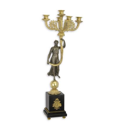 5-flammiger Bronze-Kerzenhalter, vergoldet, A FIVE LIGHT GILT BRONZE CANDELABRUM