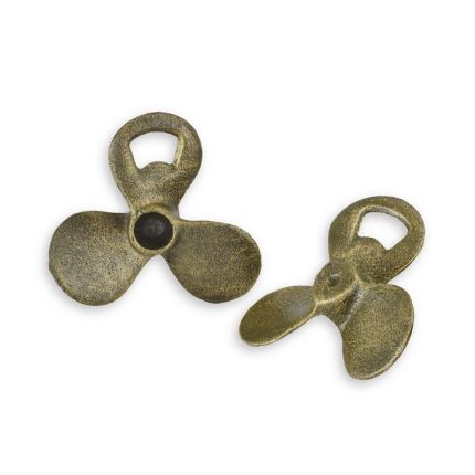 
2er-Set Gusseisen-Flaschenöffner in Propellerform, A PAIR OF CAST IRON SHIP'S PROPELLER BOTTLE OPENERS
