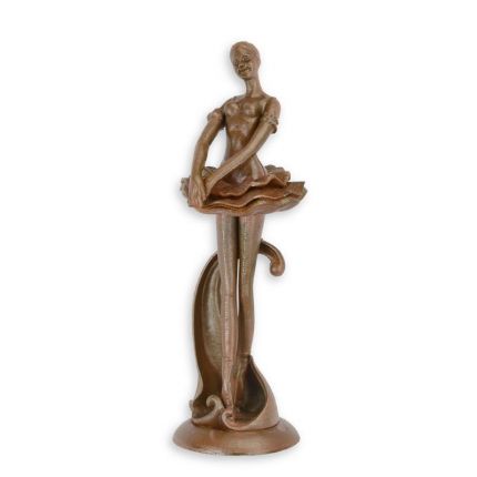 Gusseisenfigur Ballerina, rostfarben, A CAST IRON SCULPTURE OF A BALLERINA - RUSTY FINISH