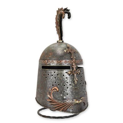 Schutzhelm auf Ständer aus Eisen, AN IRON GREAT HELM ON STAND (RX-368)