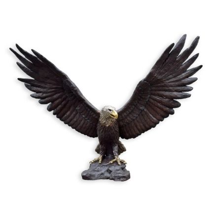 Bronzefigur Adler mit ausgebreiteten Flügeln, A BRONZE SCULPTURE OF AN EAGLE SPREADING ITS WINGS