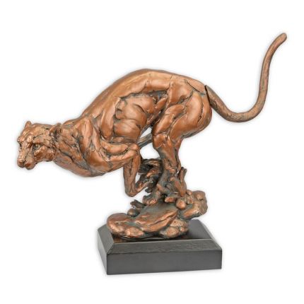 Tierfigur Leopard aus Polyresin, Kunststein, A RESIN FIGURINE OF A RUNNING LEOPARD