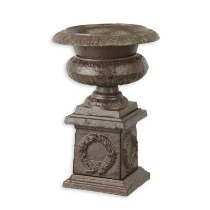 Gusseisenpokal mit Sockel, A CAST IRON URN ON BASE