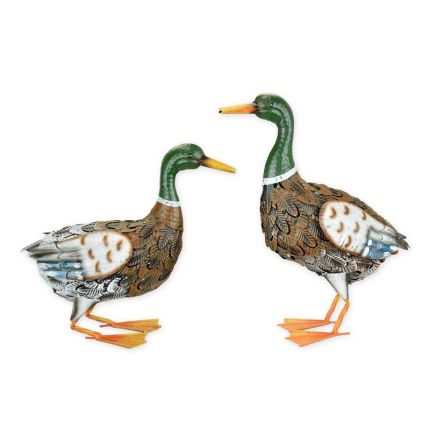 Paar Wildenten aus Metall, A PAIR OF METAL WILD DUCKS