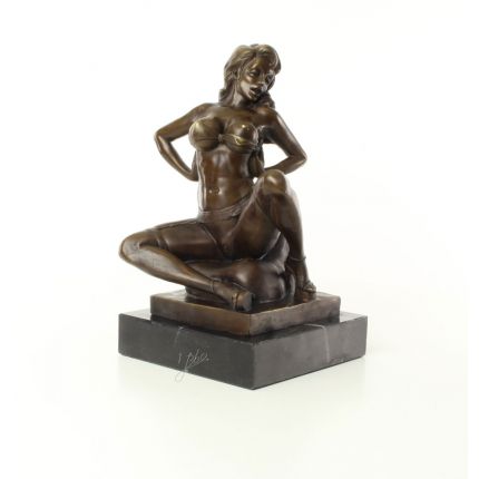 Erotische weibliche Bronzefigur, sitzende halbnackte Frau - Höhe 31,5 cm